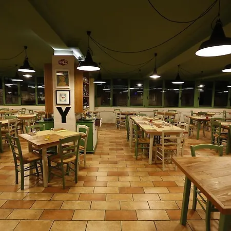 Πανσιόν Typo Typica Πέζαρο